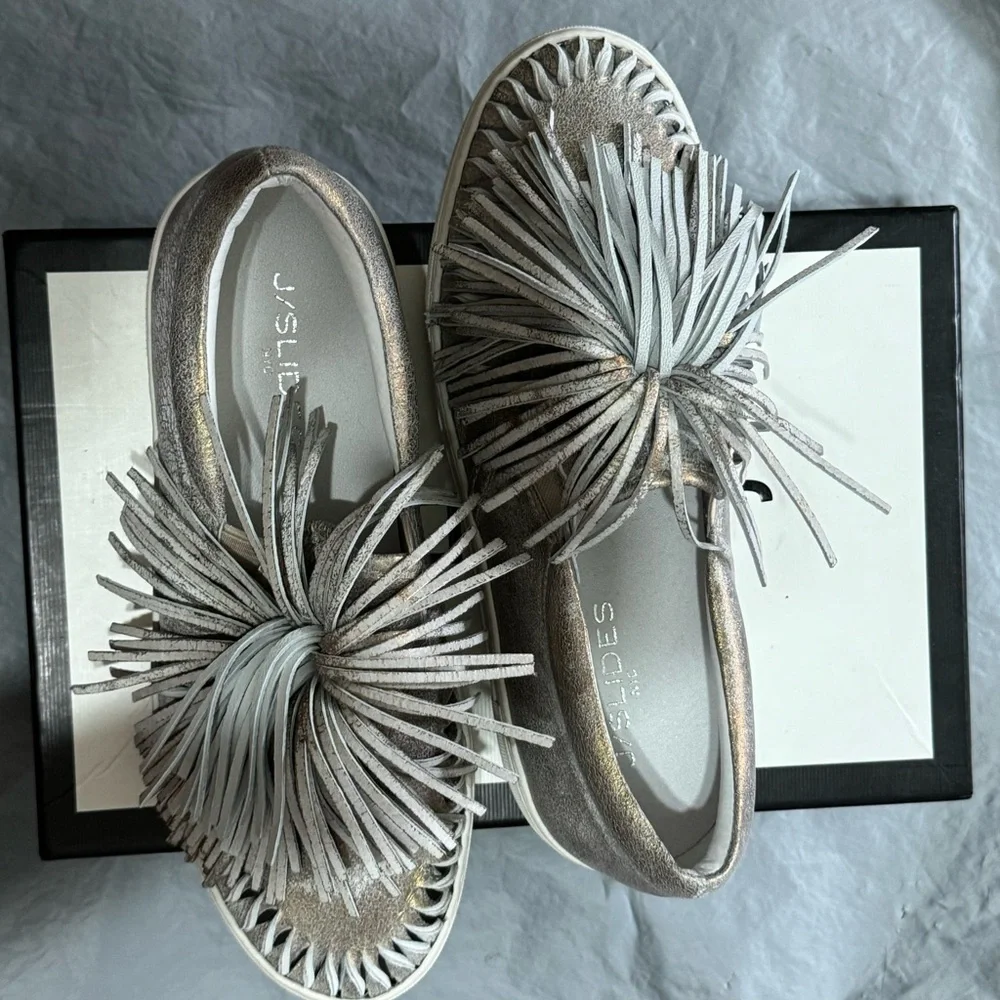 J/Slides Women’s Metallic Tassel Aria Slip-On Suede Sneake Size 7.5 M - Bronze - Picture 4 of 8
